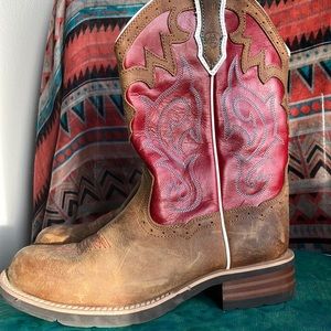 Ariat Unbridled Cowboy Boots